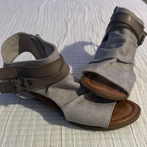 Stylish Gray Sandals for Women